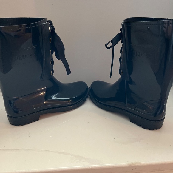 RED Valentino | Lace-Up Rain Boots in black - Picture 5 of 7